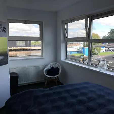 Сasa de vacaciones The Boathouse With Boat Aalsmeer